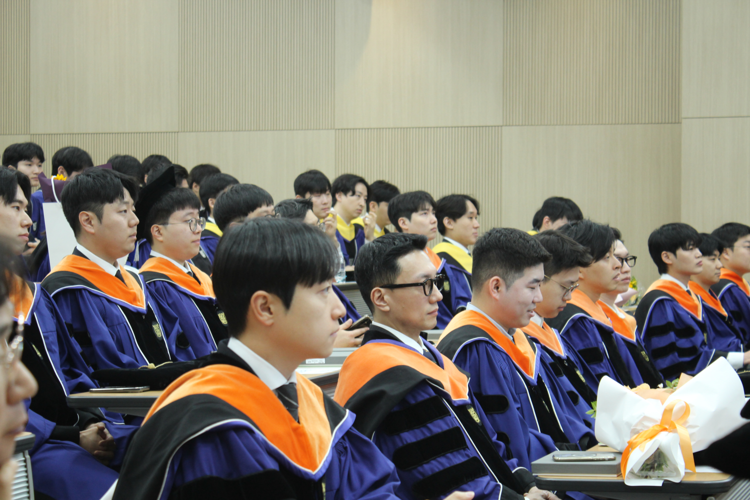 객석 사진 3.JPG (1500 x 1000, 2 MB )